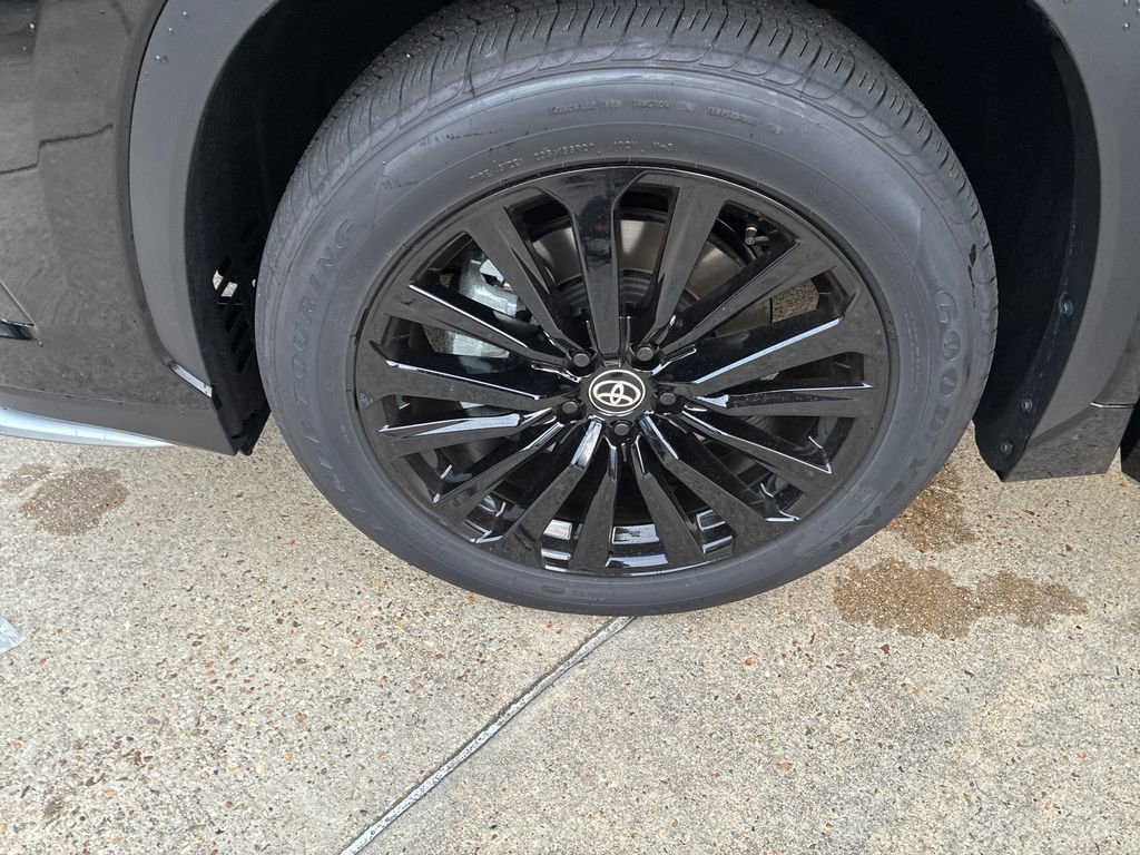 New 2026 Toyota Highlander XSE image 32