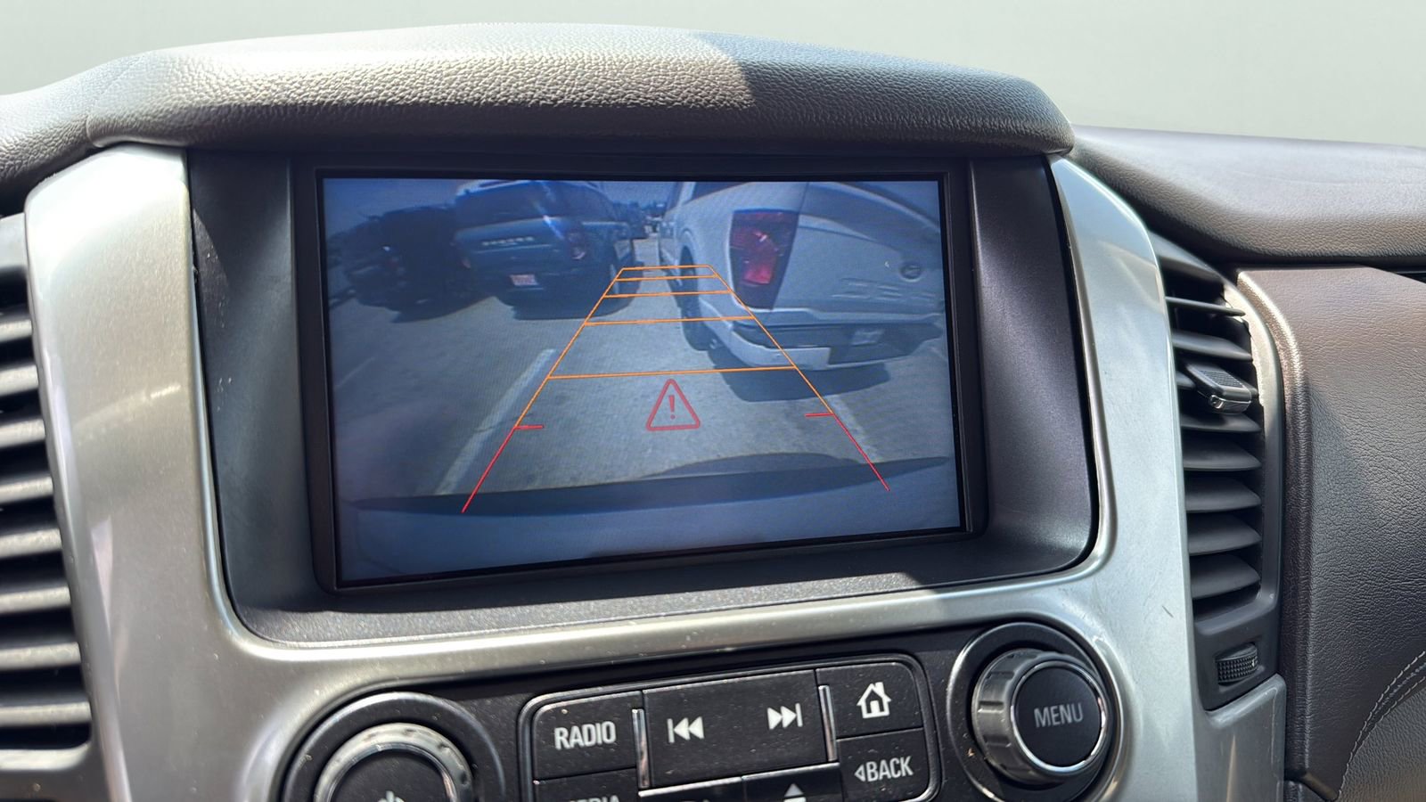 Used 2015 Chevrolet Tahoe LT RWD image 16