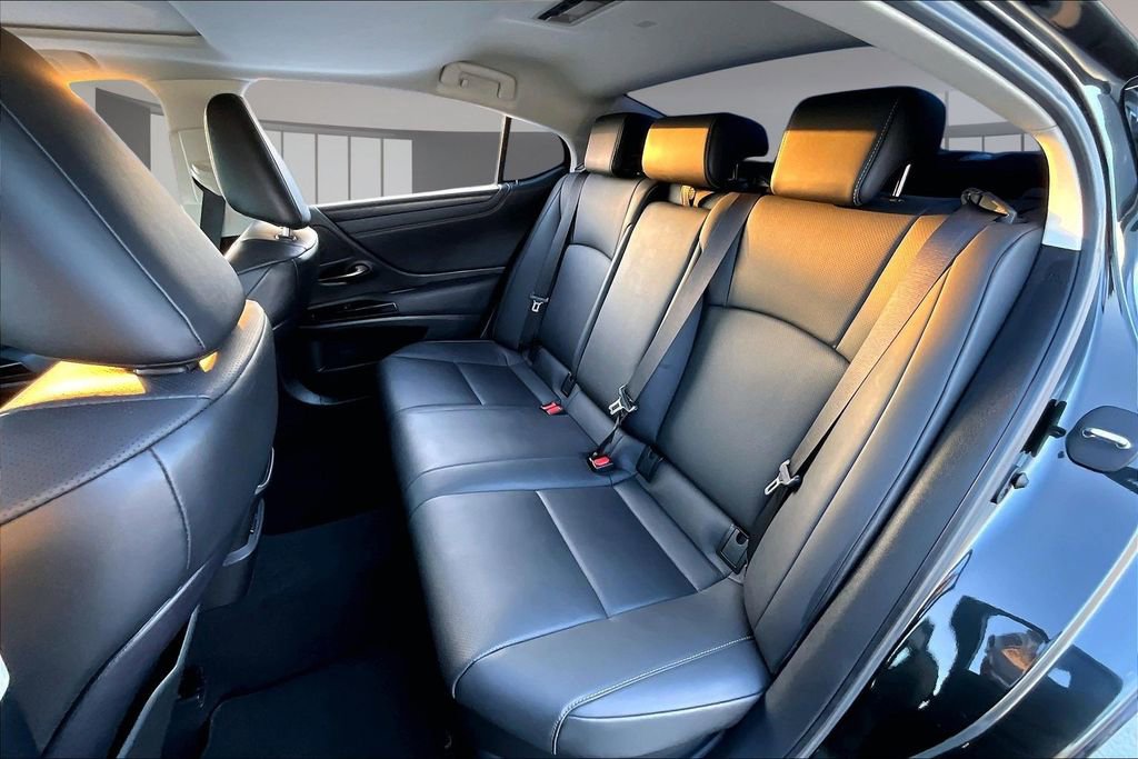 Used 2024 Lexus ES 300h w/ Premium Package FWD image 20