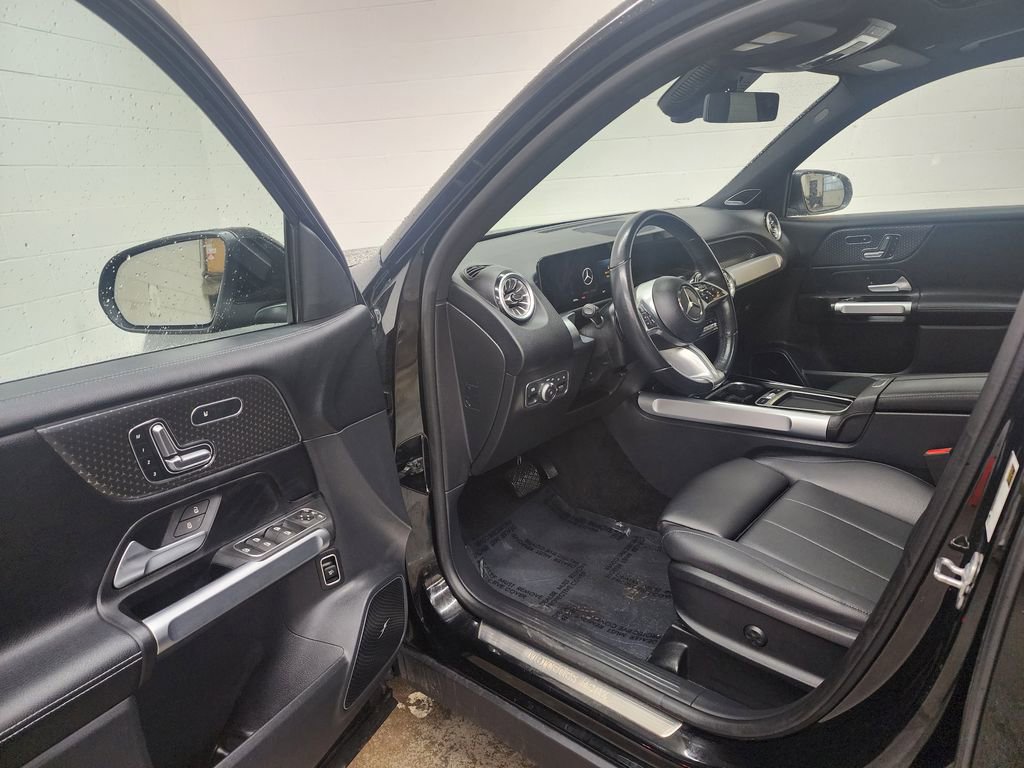 Used 2024 Mercedes-Benz GLB 250 4MATIC image 11