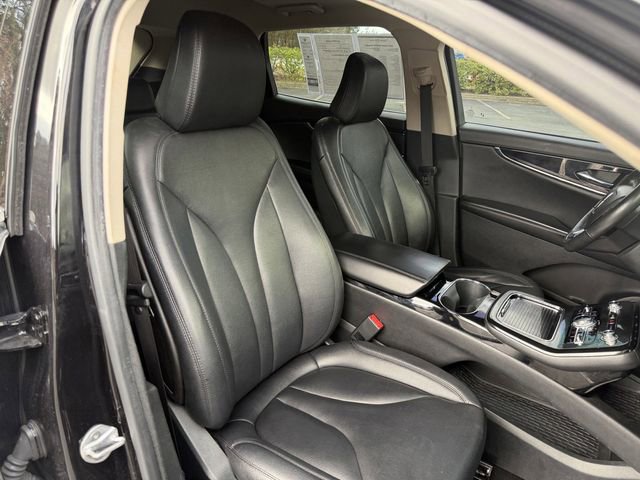 Used 2022 Lincoln Nautilus AWD w/ Premium Package image 28