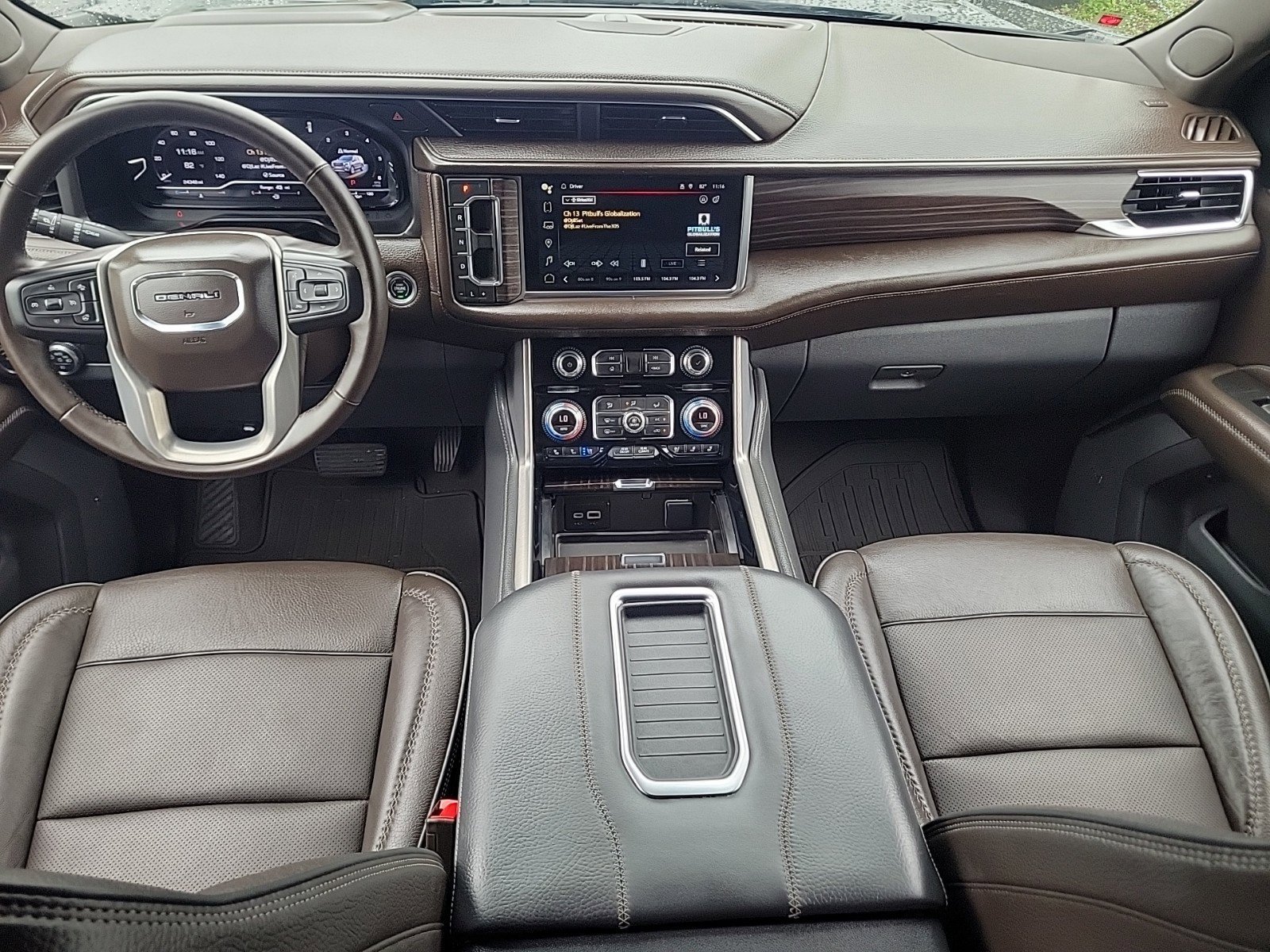 Used 2023 GMC Yukon Denali RWD image 12