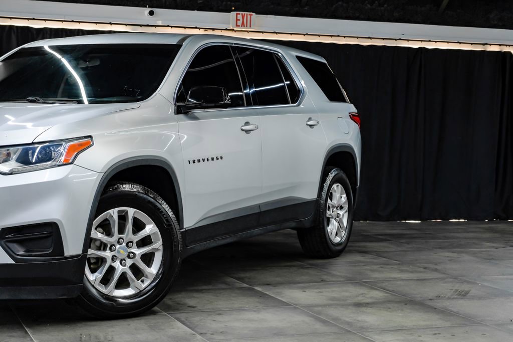 Used 2020 Chevrolet Traverse LS w/ LPO, Blackout Package image 6