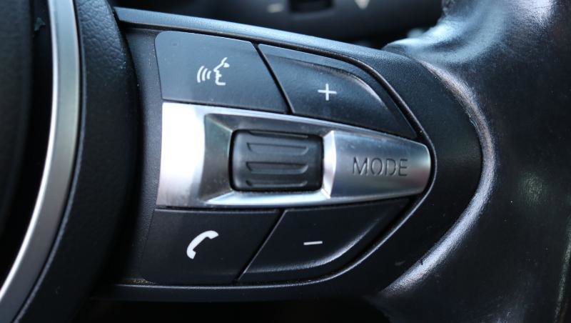 Used 2015 BMW M235i Convertible image 13