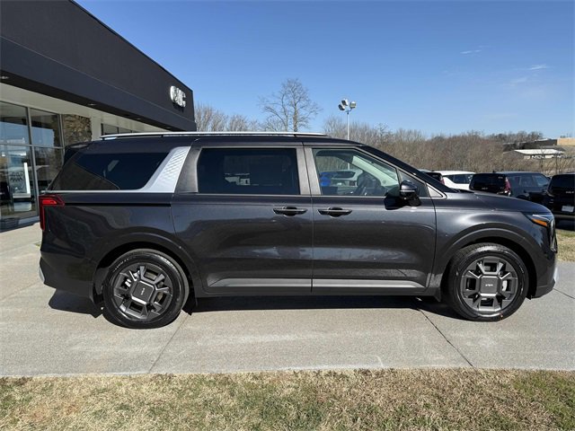 New 2026 Kia Carnival EX image 18