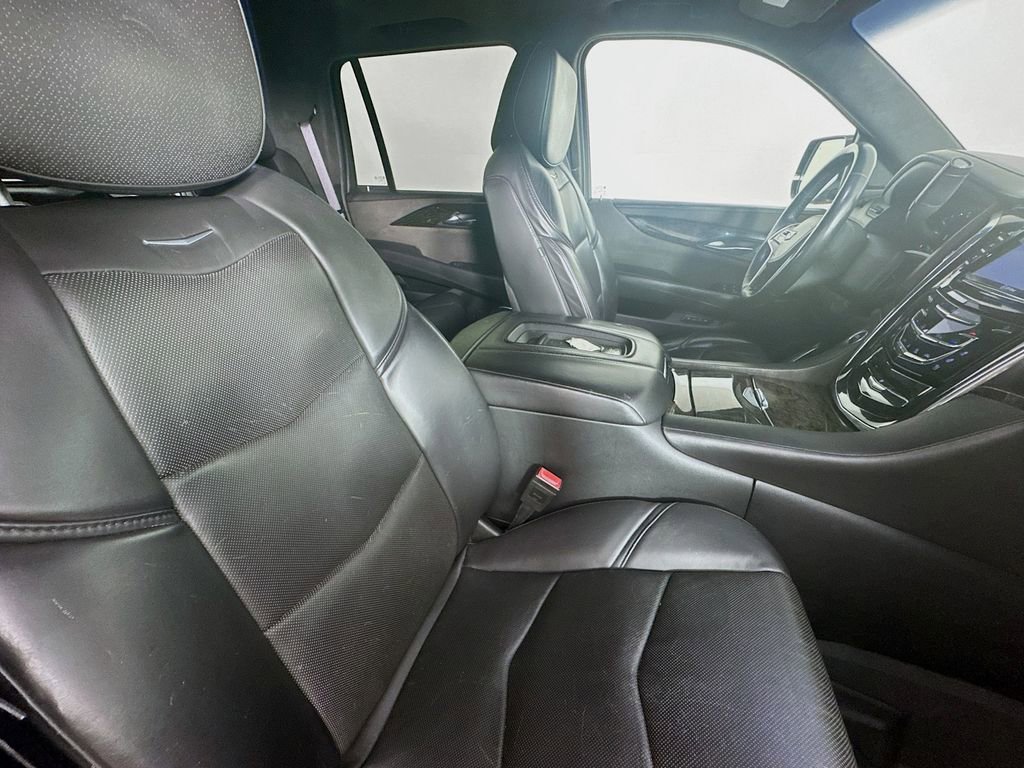 Used 2016 Cadillac Escalade Platinum image 32