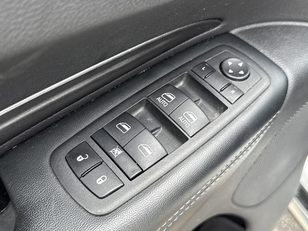 Used 2023 Dodge Durango SXT image 12