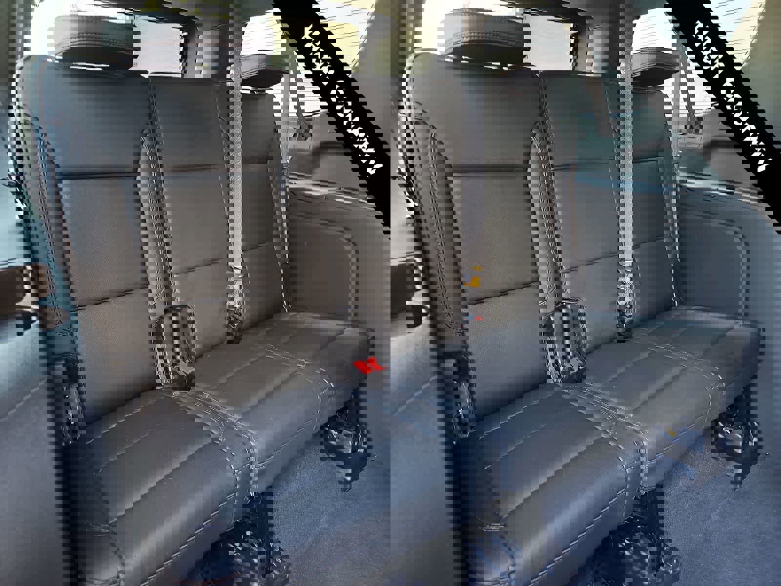 Used 2022 Chevrolet Suburban High Country image 28