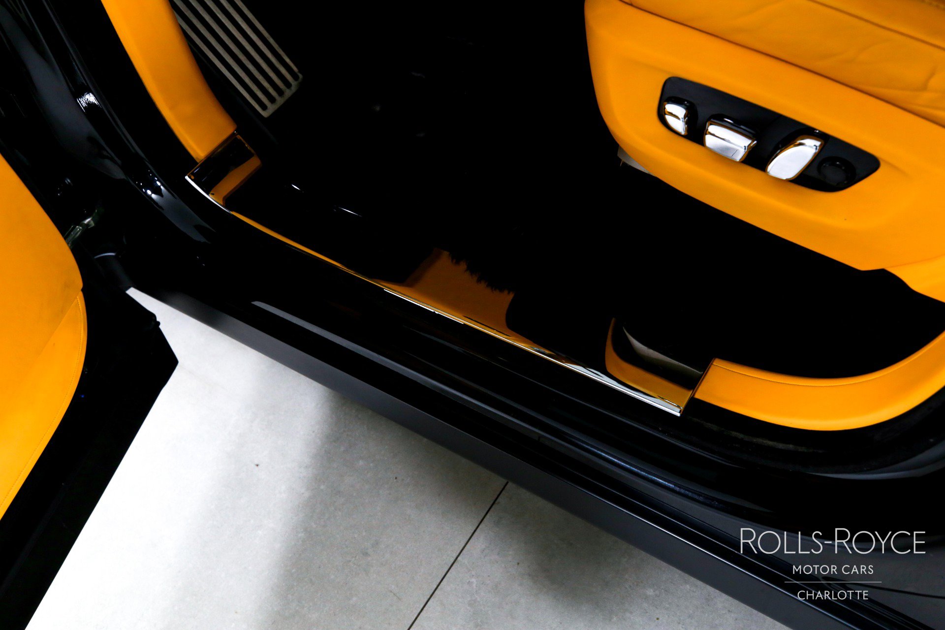 Used 2022 Rolls-Royce Cullinan image 17