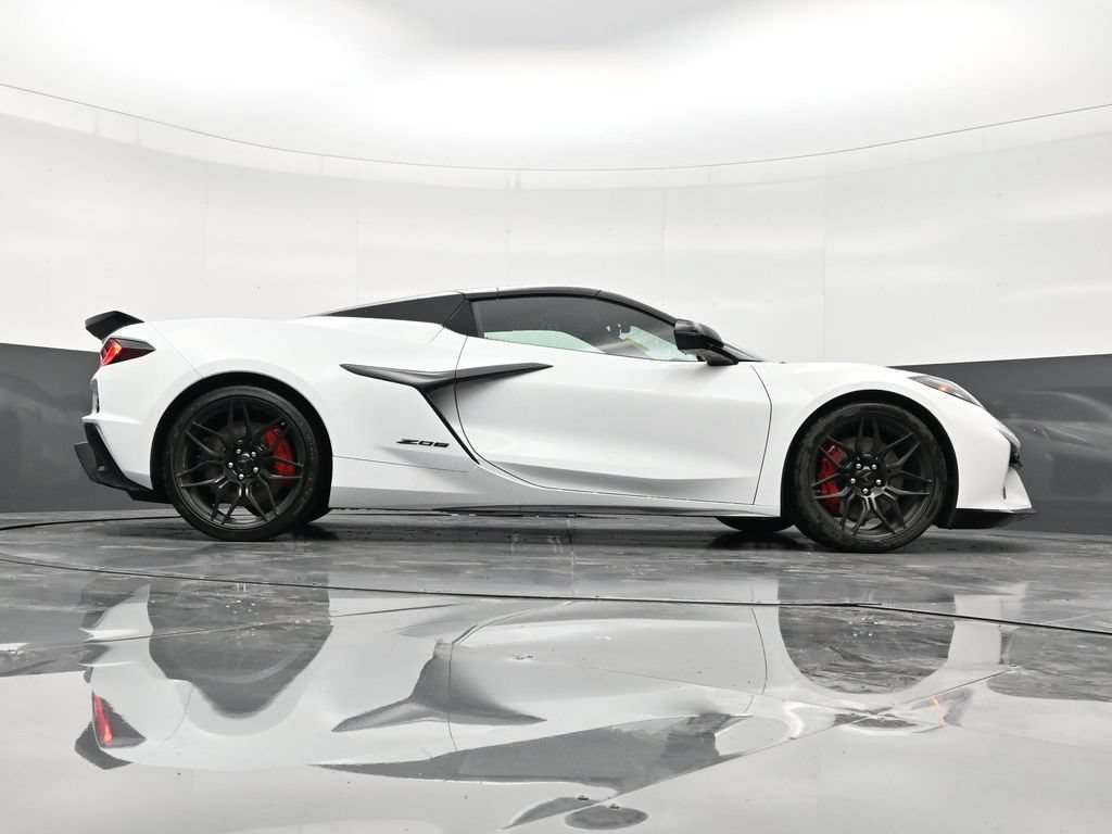 Used 2026 Chevrolet Corvette Z06 RWD image 25