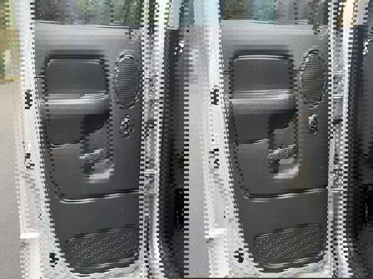 Used 2003 Dodge Ram 3500 Truck SLT image 22