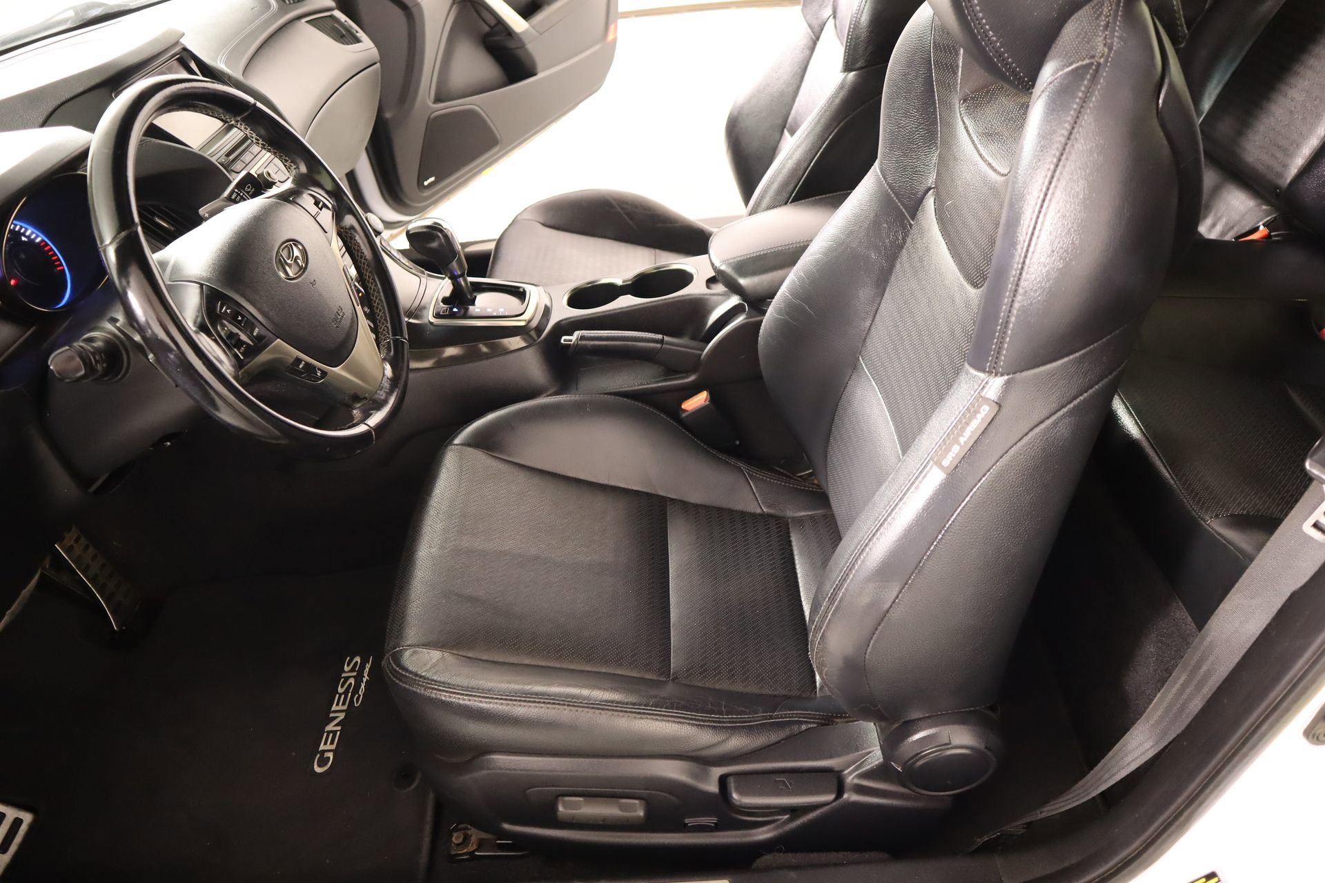 Used 2013 Hyundai Genesis 3.8 image 11