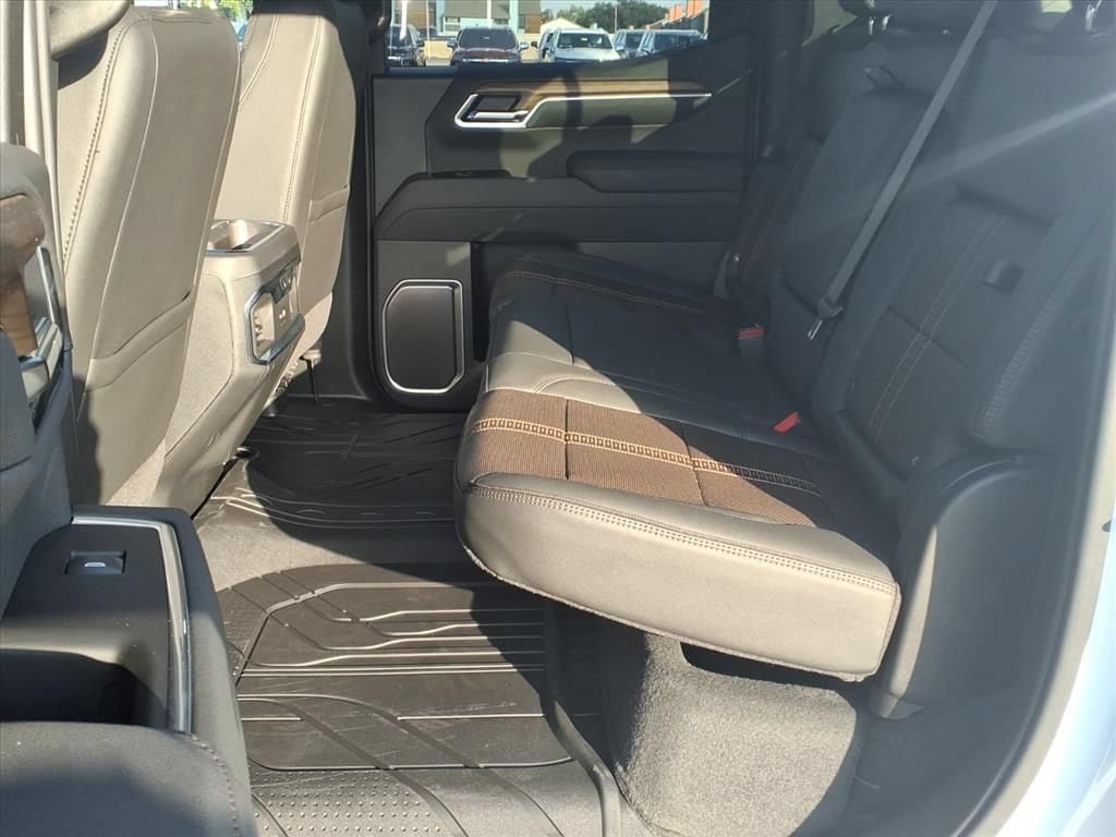 New 2026 Chevrolet Silverado 1500 High Country AWD/4WD image 18