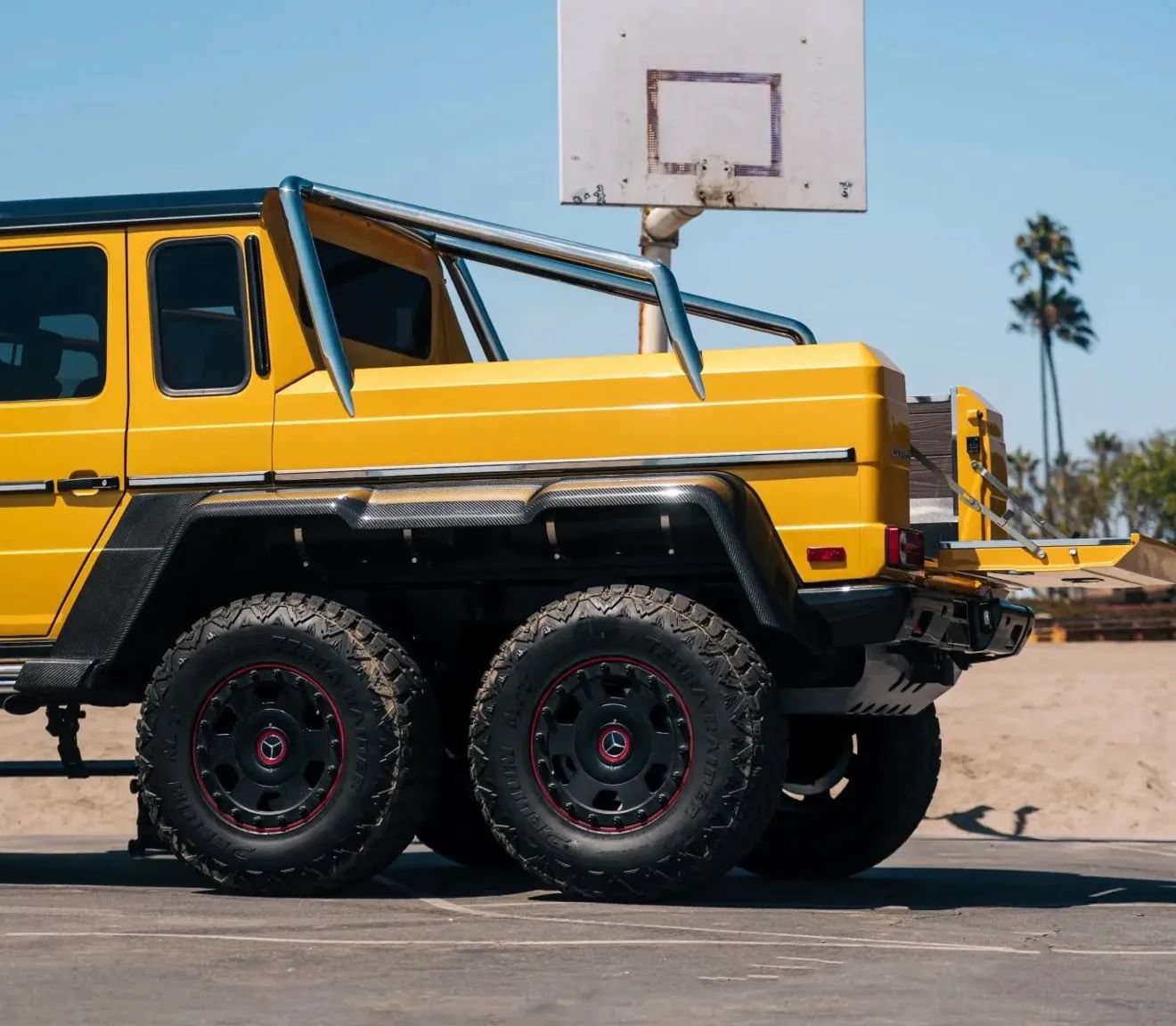 Used 2017 Mercedes-Benz G 65 AMG 4MATIC w/ Solarbeam Edition image 8