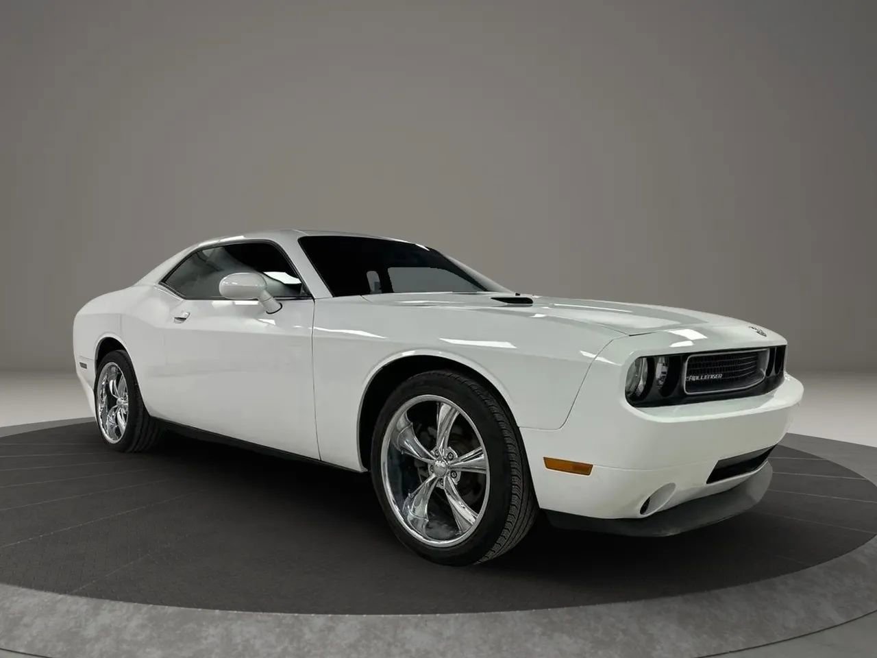 Used 2014 Dodge Challenger SXT w/ Sound Group RWD image 8
