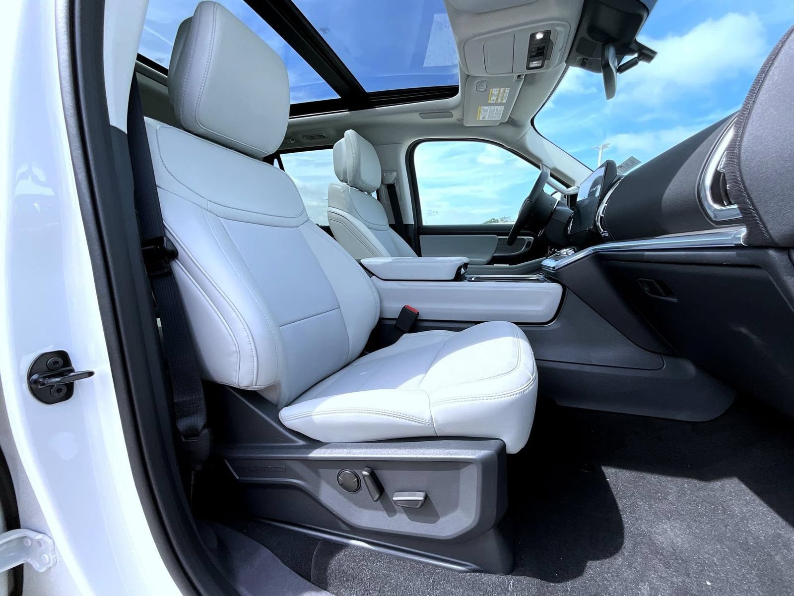 New 2027 Ford Expedition Platinum AWD/4WD image 19