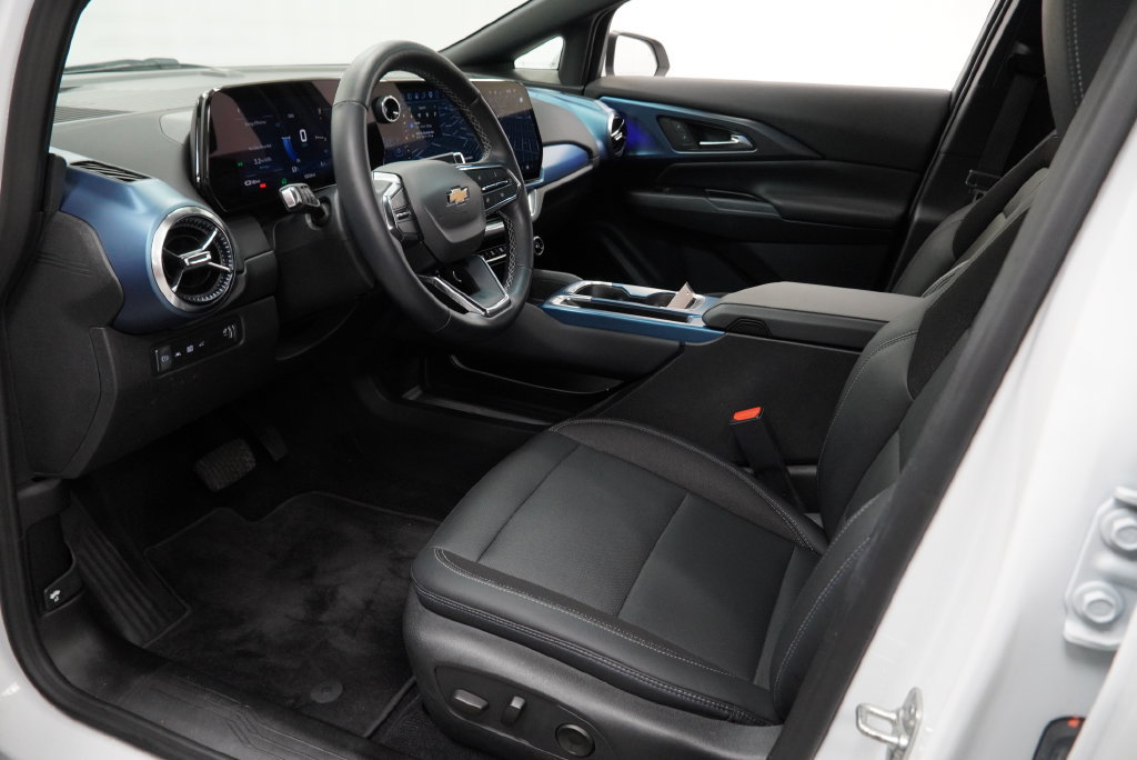 Certified 2024 Chevrolet Equinox EV LT AWD/4WD image 10