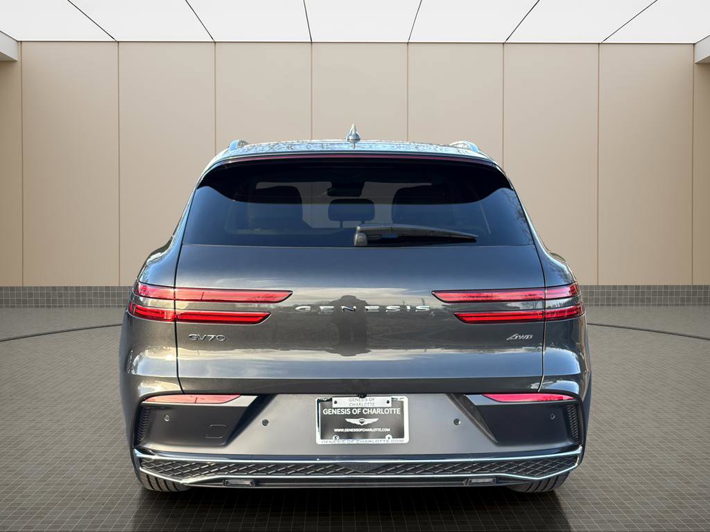 Used 2026 Genesis GV70 2.5T Select image 4