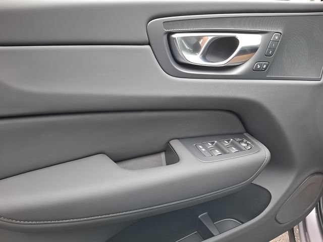 New 2026 Volvo XC60 B5 Plus w/ Protection Package Premier AWD/4WD image 4