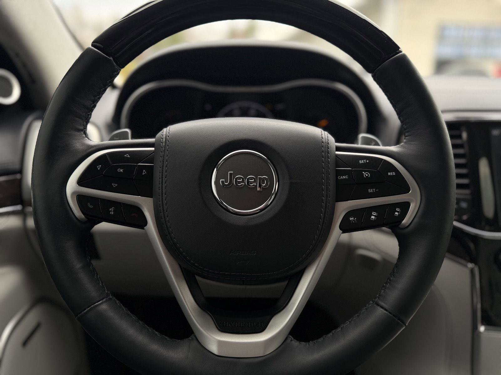 Used 2021 Jeep Grand Cherokee Summit AWD/4WD image 18