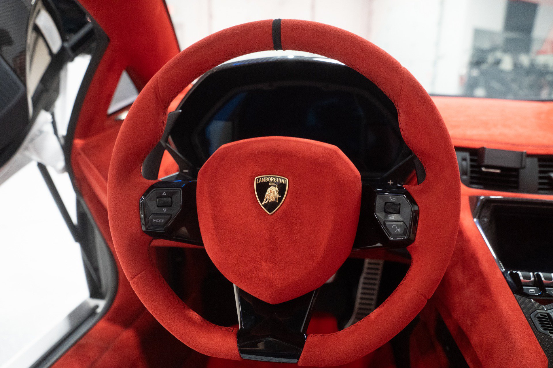 Used 2020 Lamborghini Aventador SVJ AWD/4WD image 21