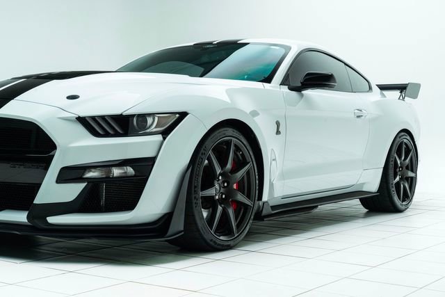 Used 2021 Ford Mustang Shelby GT500 w/ Carbon Fiber Track Pack image 10