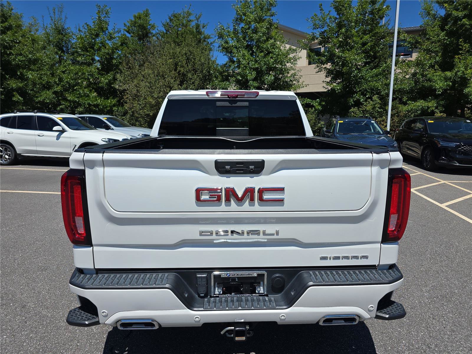 Used 2024 GMC Sierra 1500 Denali AWD/4WD image 4