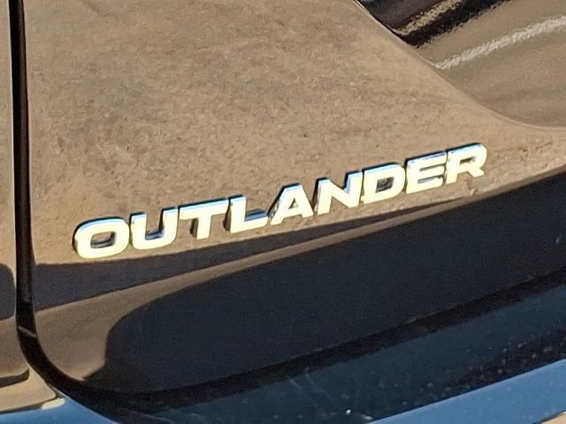 New 2025 Mitsubishi Outlander SE image 17