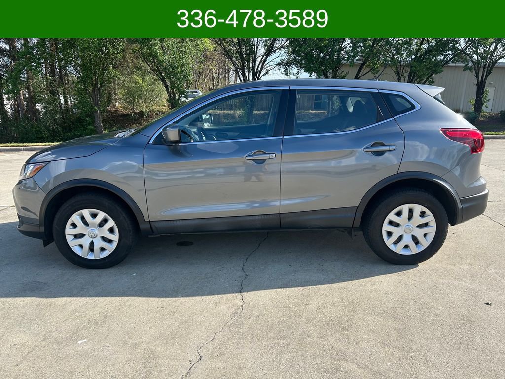 Used 2019 Nissan Rogue Sport S image 2