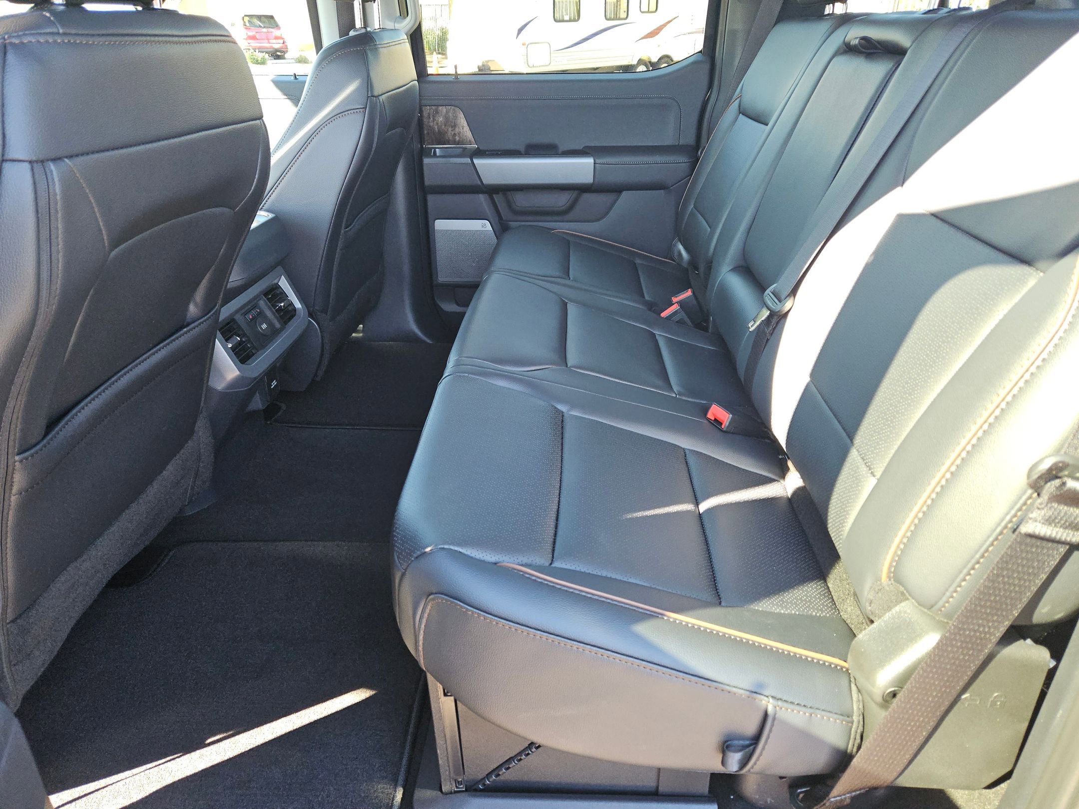 New 2026 Ford F250 Lariat w/ Black Appearance Package AWD/4WD image 16