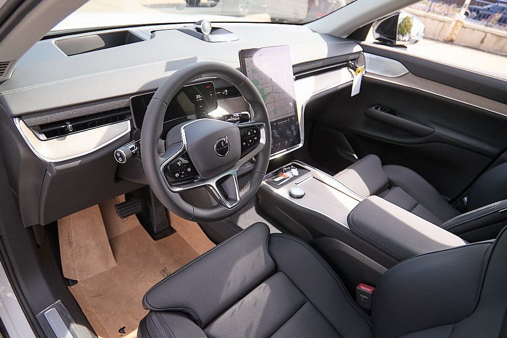 New 2025 Volvo EX90 Ultra image 12
