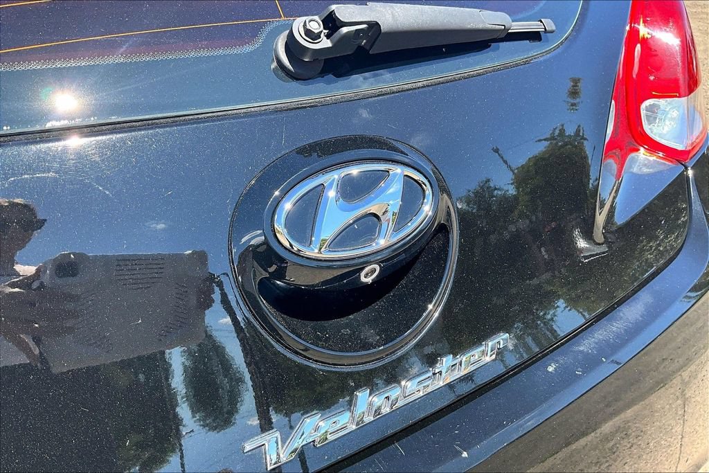 Used 2016 Hyundai Veloster w/ Option Group 02 FWD image 11