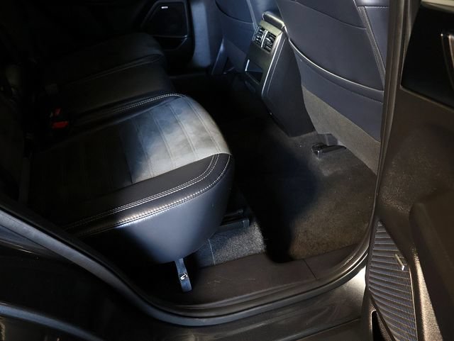 Used 2025 Mitsubishi Outlander SE FWD image 34