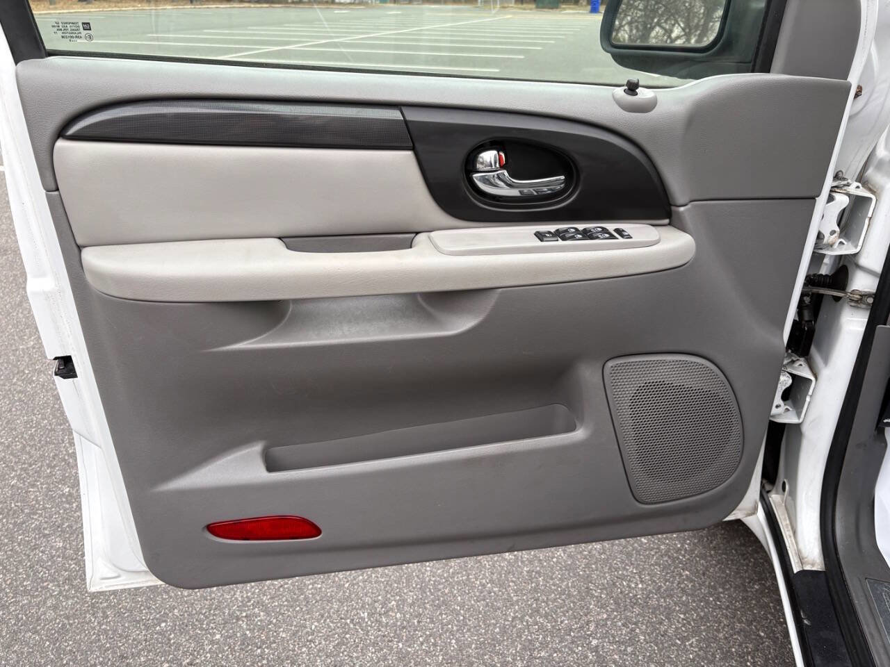 Used 2005 GMC Envoy XUV SLE AWD/4WD image 27