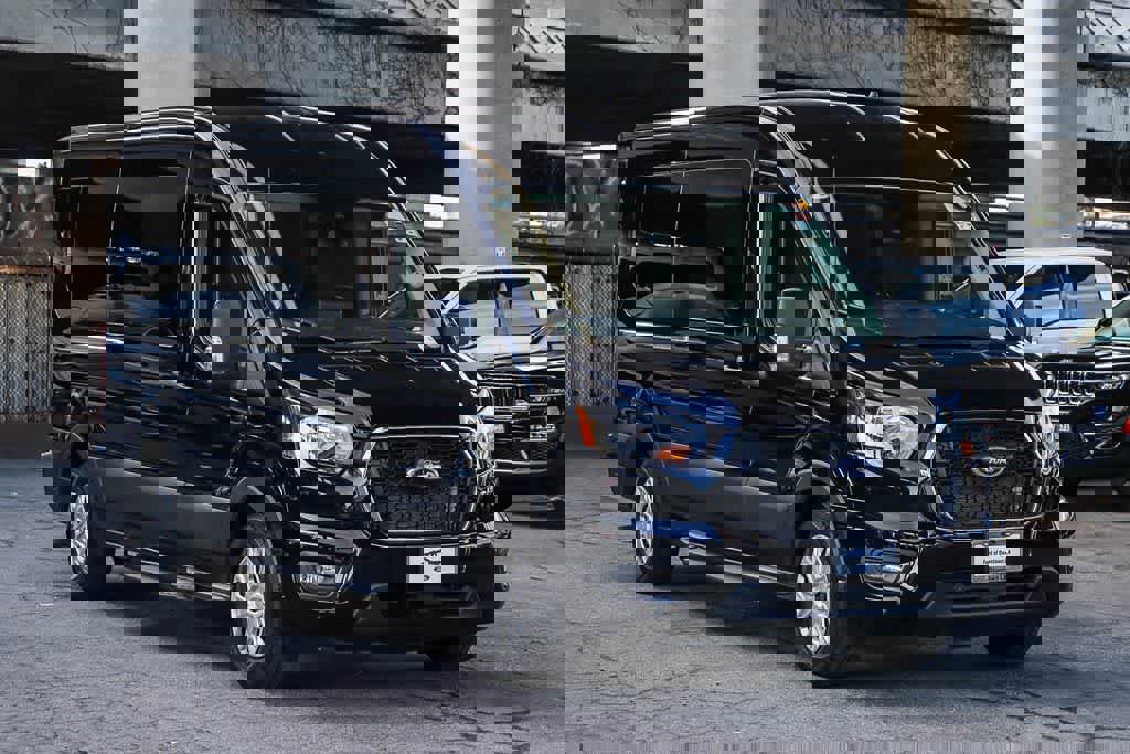 Used 2024 Ford Transit 350 XLT image 3