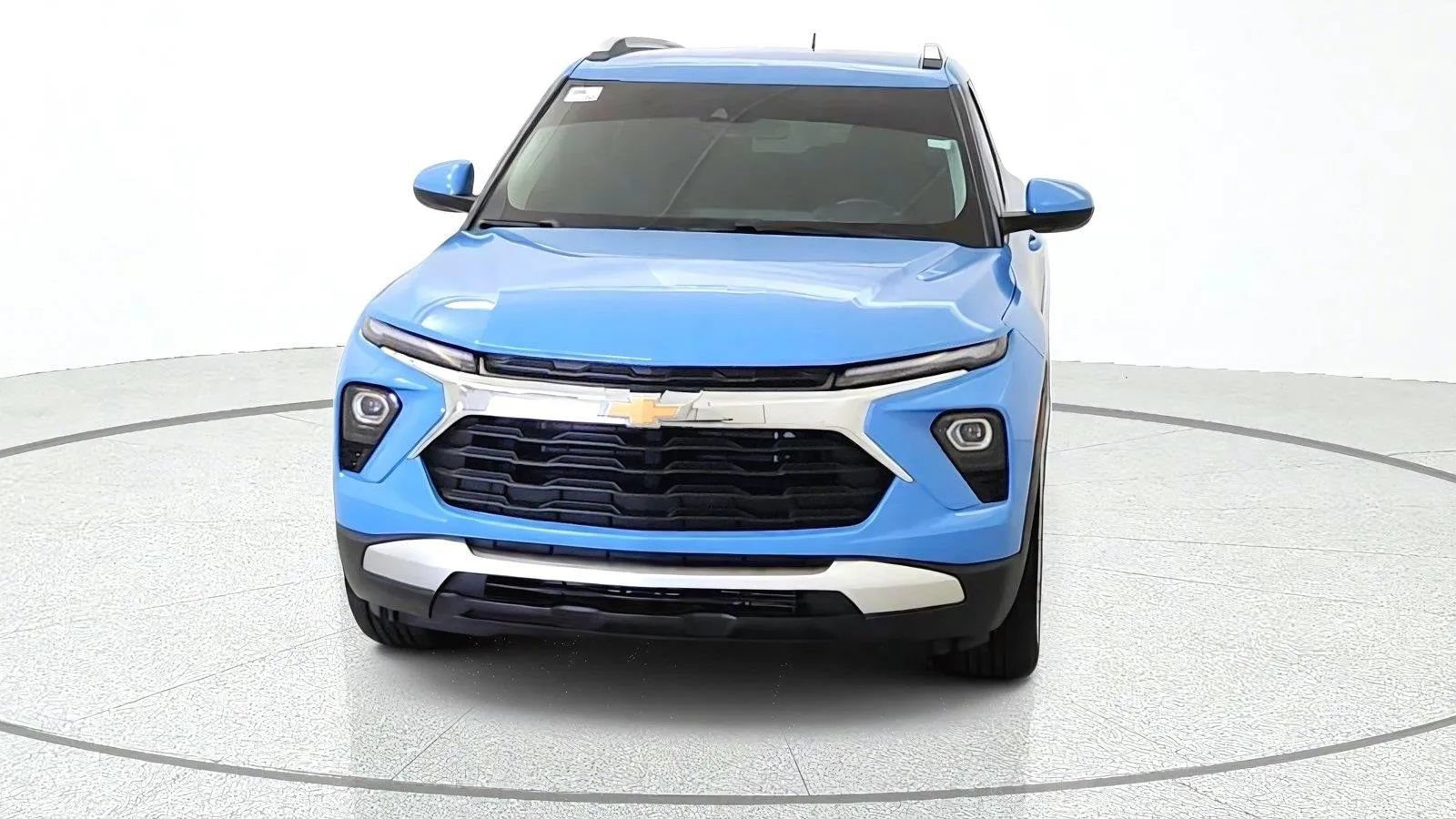 Used 2024 Chevrolet TrailBlazer LT w/ LT Cold Weather Package FWD image 3