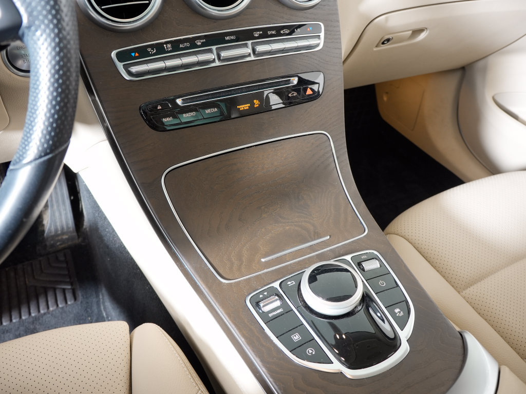 Used 2019 Mercedes-Benz GLC 300 4MATIC image 24