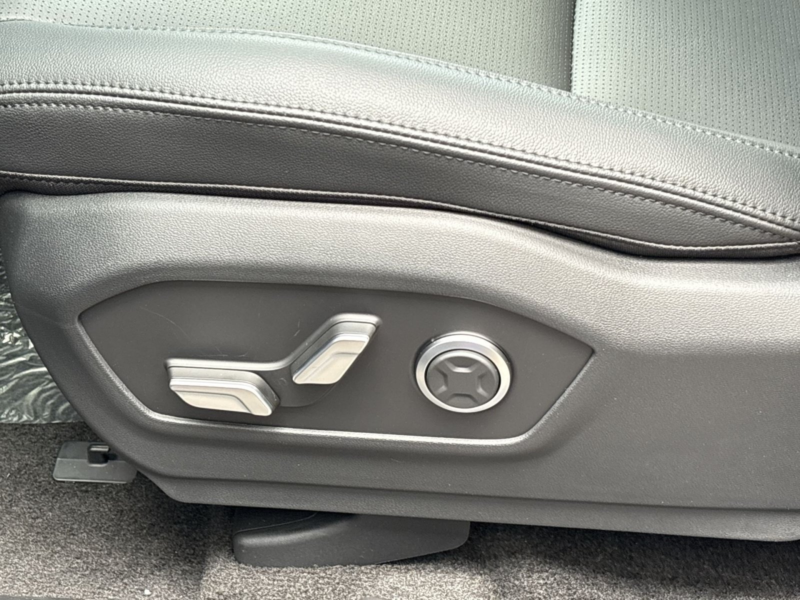 New 2027 Hyundai Santa Fe Limited AWD/4WD image 14