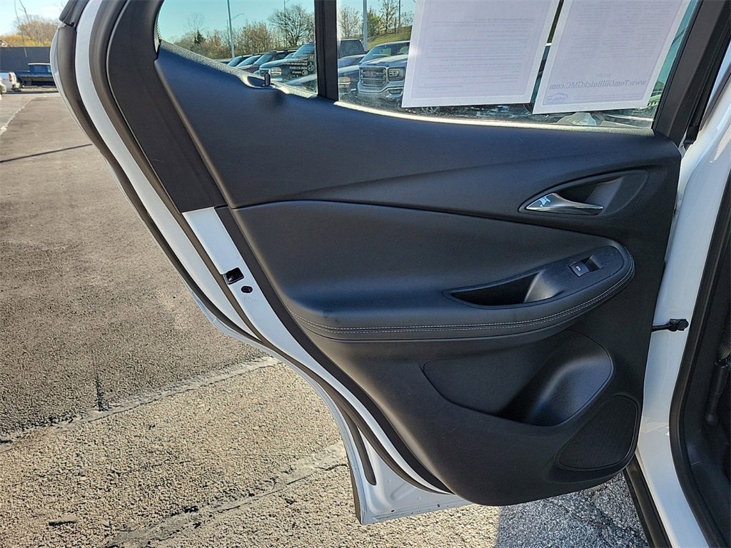 Used 2023 Buick Encore GX Select image 13