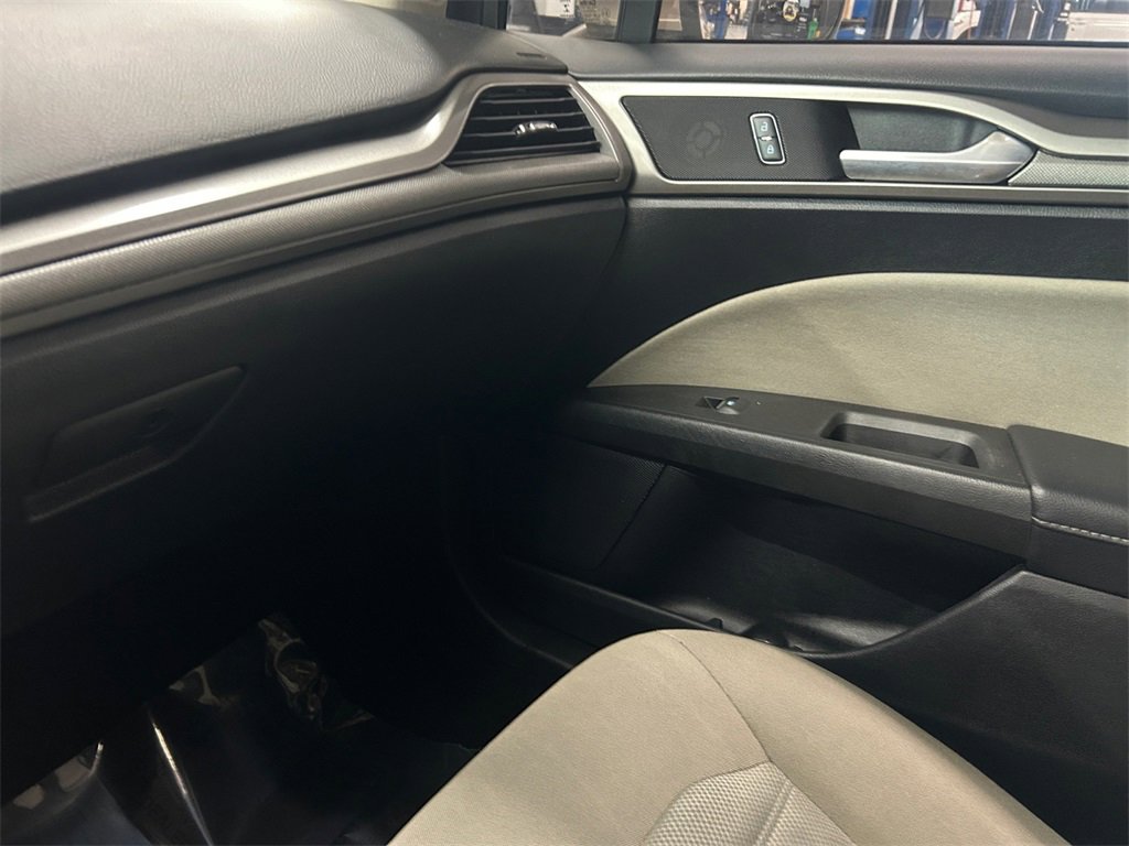 Used 2018 Ford Fusion S image 20