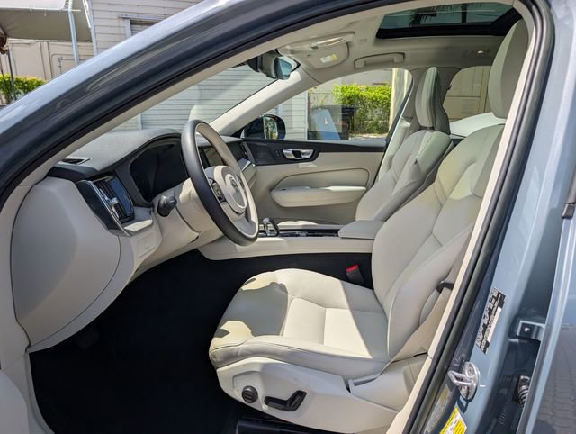 Certified 2023 Volvo XC60 B5 Plus AWD/4WD image 10