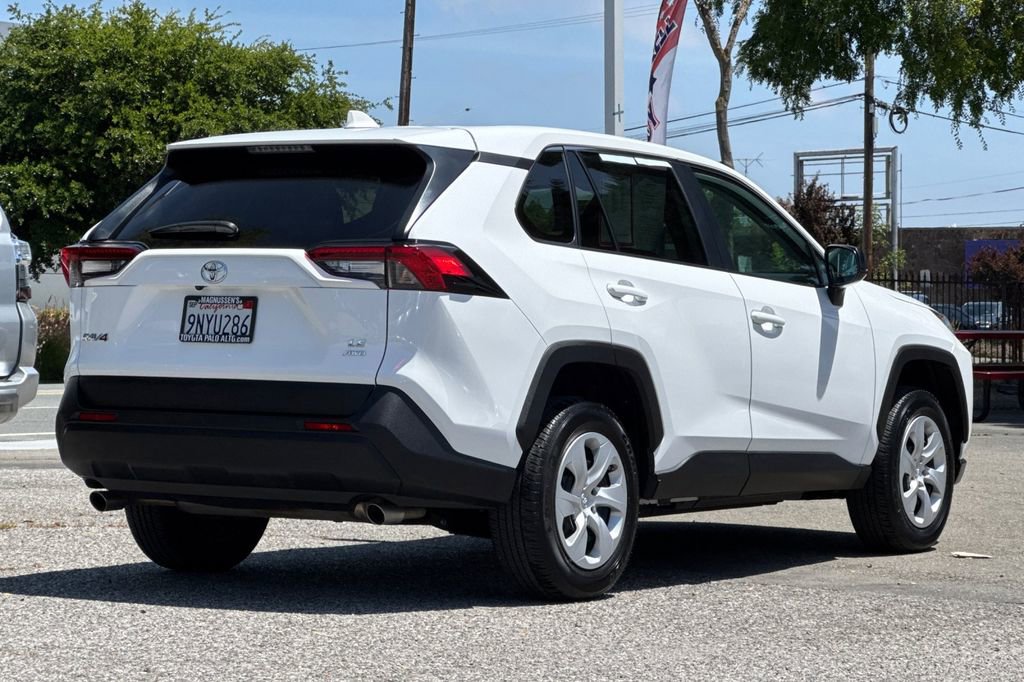 Certified 2024 Toyota RAV4 LE AWD/4WD image 3