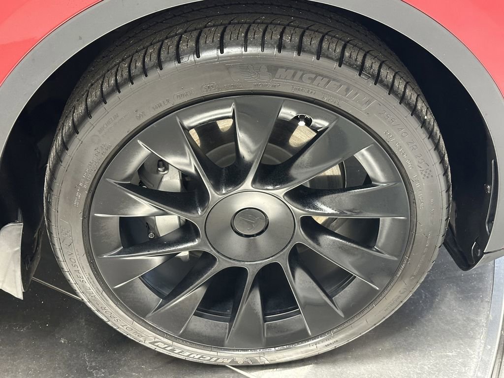 Used 2021 Tesla Model Y Long Range image 14