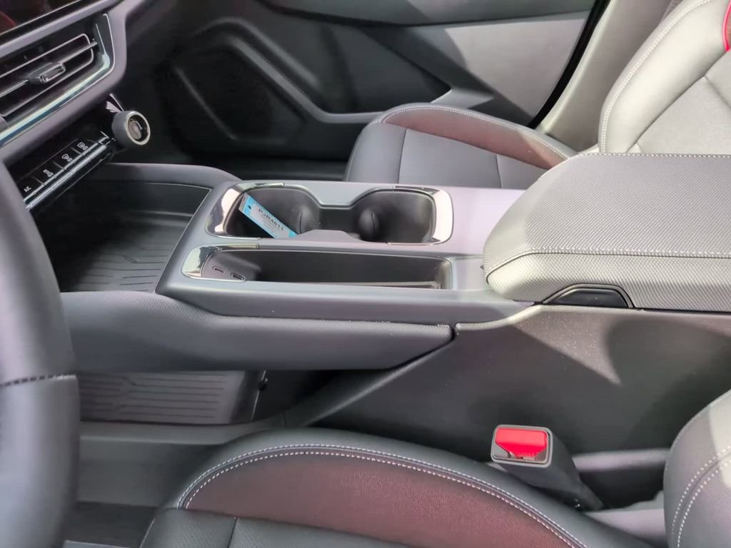 Used 2024 Chevrolet Equinox EV RS FWD image 28