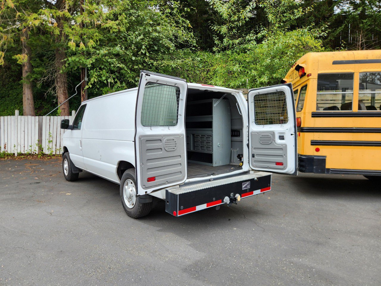 Used 2014 Ford E-350 and Econoline 350 Super Duty w/ Power Group RWD image 13