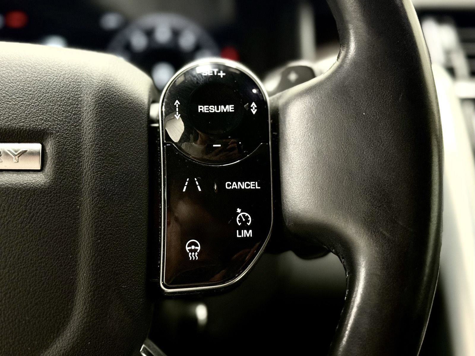 Used 2020 Land Rover Discovery HSE Luxury image 20