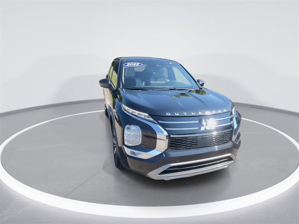 New 2025 Mitsubishi Outlander SE image 3