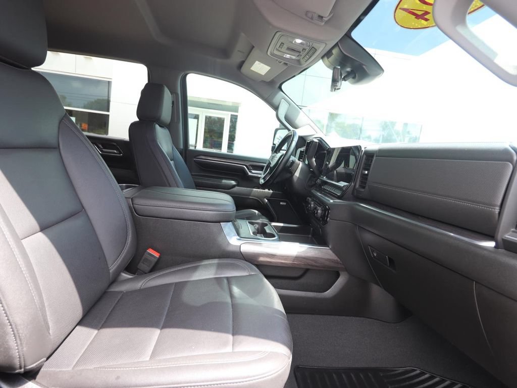Used 2024 Chevrolet Silverado 3500 LTZ w/ LTZ Convenience Package AWD/4WD image 14