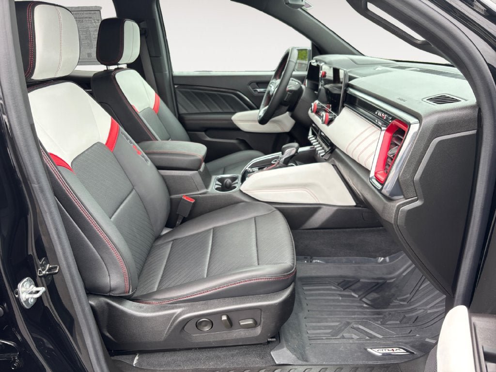 Used 2024 GMC Canyon AT4X AWD/4WD image 25