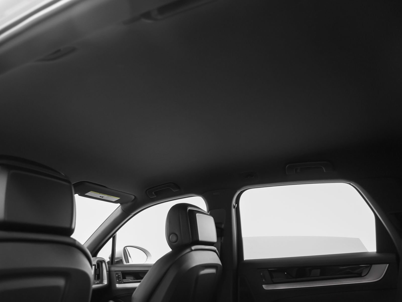Certified 2025 Porsche Cayenne AWD/4WD image 44